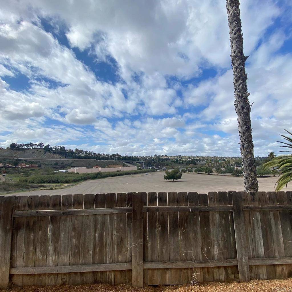 Spring Valley, CA 91977,6454 Quarry RD #5