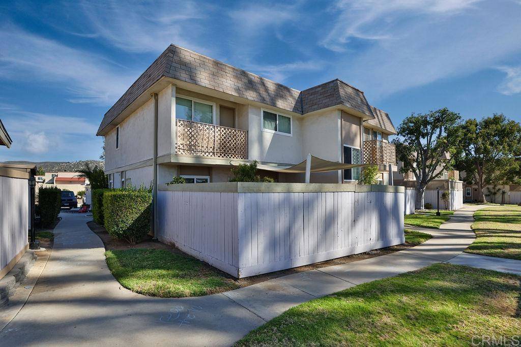 Santee, CA 92071,10331 Santana Ranch DR