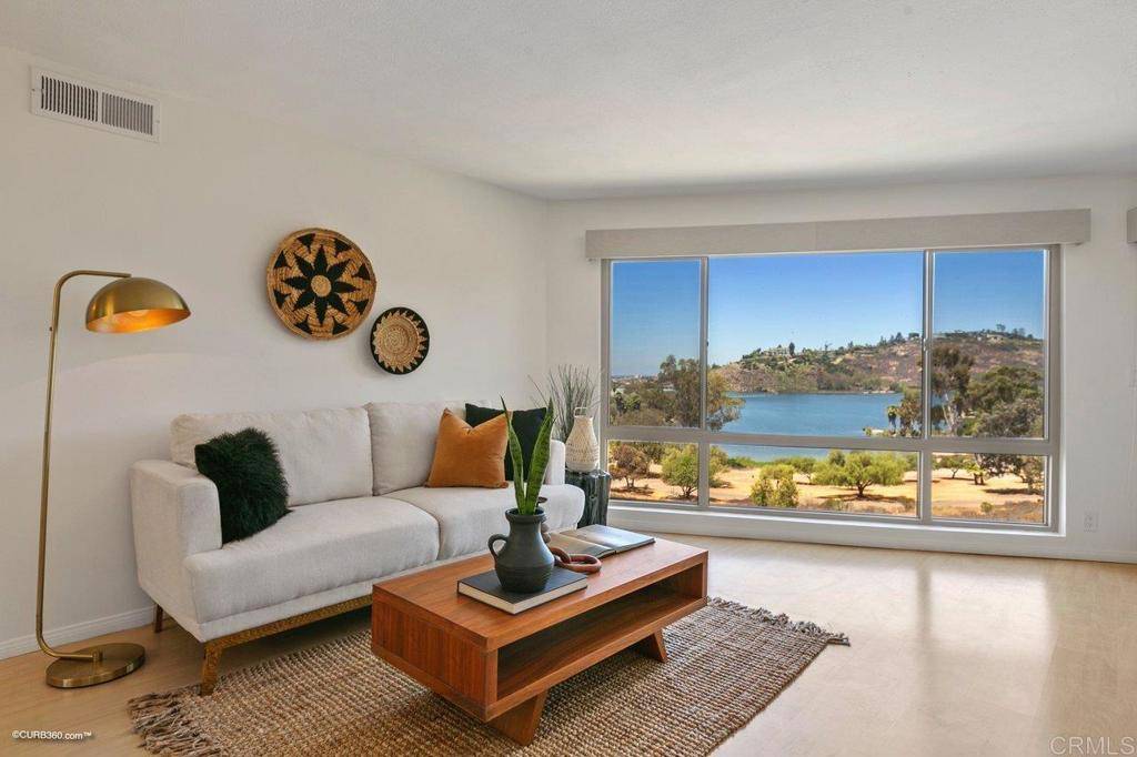 La Mesa, CA 91942,5704 Baltimore #330