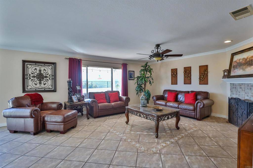 Chula Vista, CA 91911,756 De La Toba RD