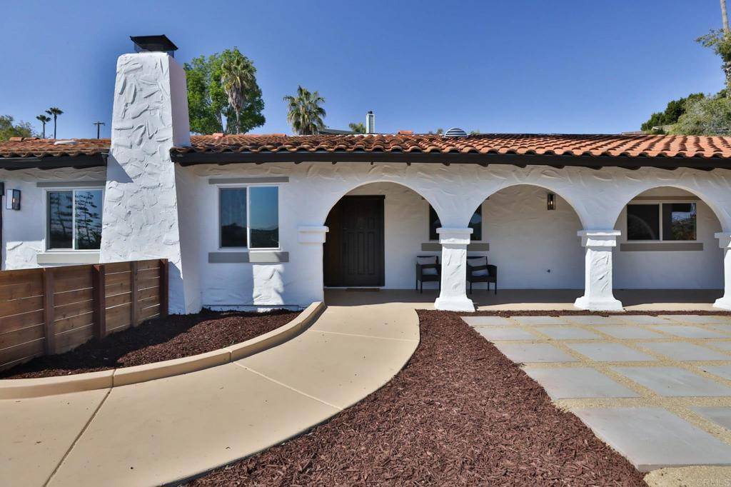 Vista, CA 92083,212 Woodland DR