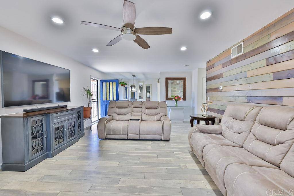 El Cajon, CA 92021,559 Oakdale LN #D