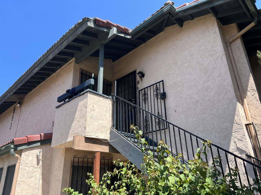 San Ysidro, CA 92173,883 W San Ysidro BLVD #2