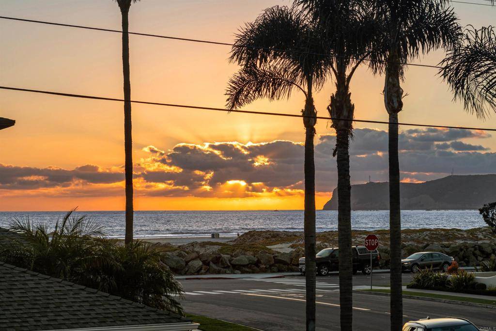 Coronado, CA 92118,1121 G AVE