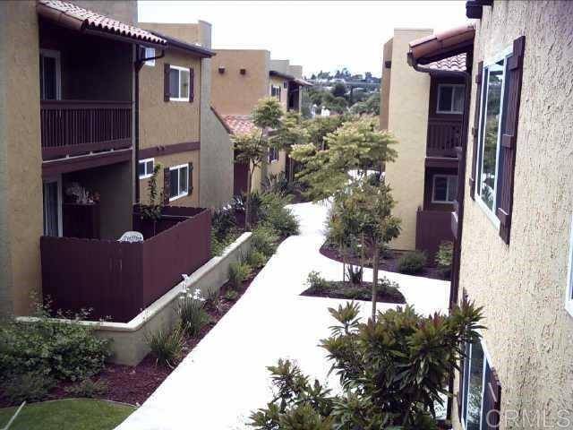 El Cajon, CA 92020,453 Graves #4