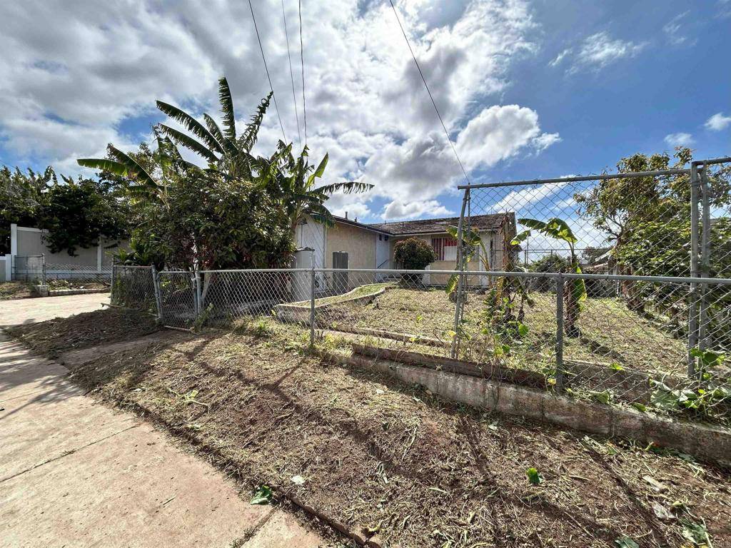 National City, CA 91950,1348 E 6th Street