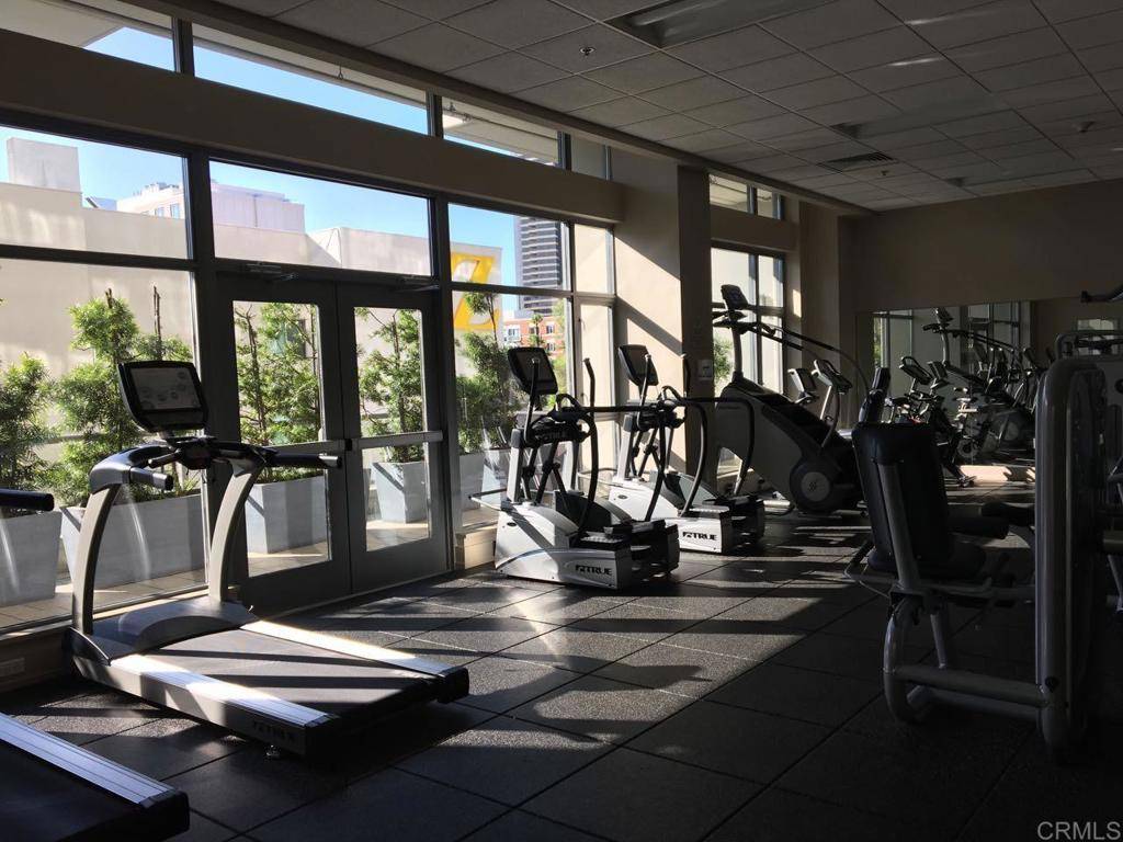 San Diego, CA 92101,575 6th AVE #215