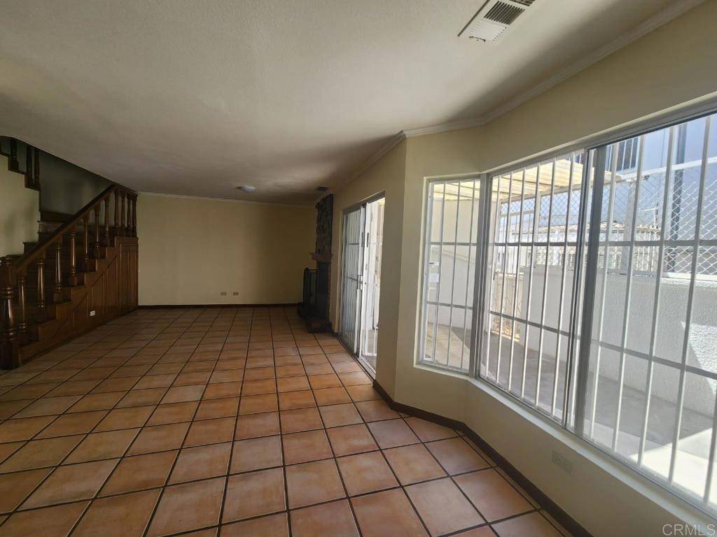 Outside Area (outside Ca), CA 22880,125 Ondinas