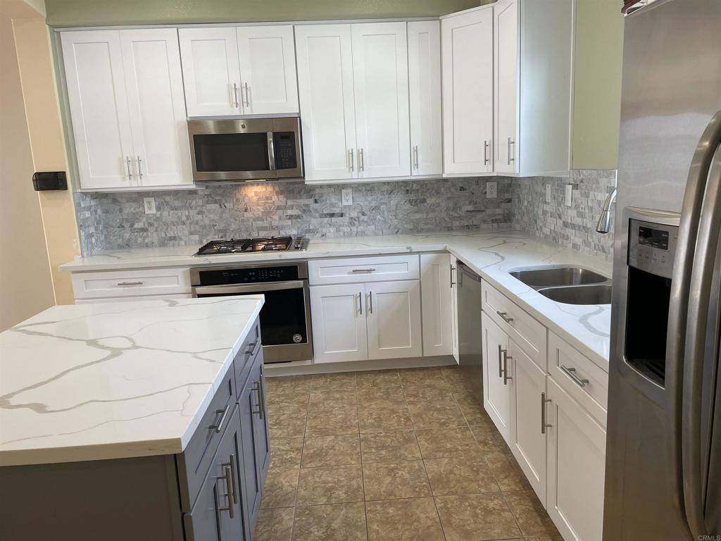Chula Vista, CA 91915,2152 Cherry Blossom Ct #206