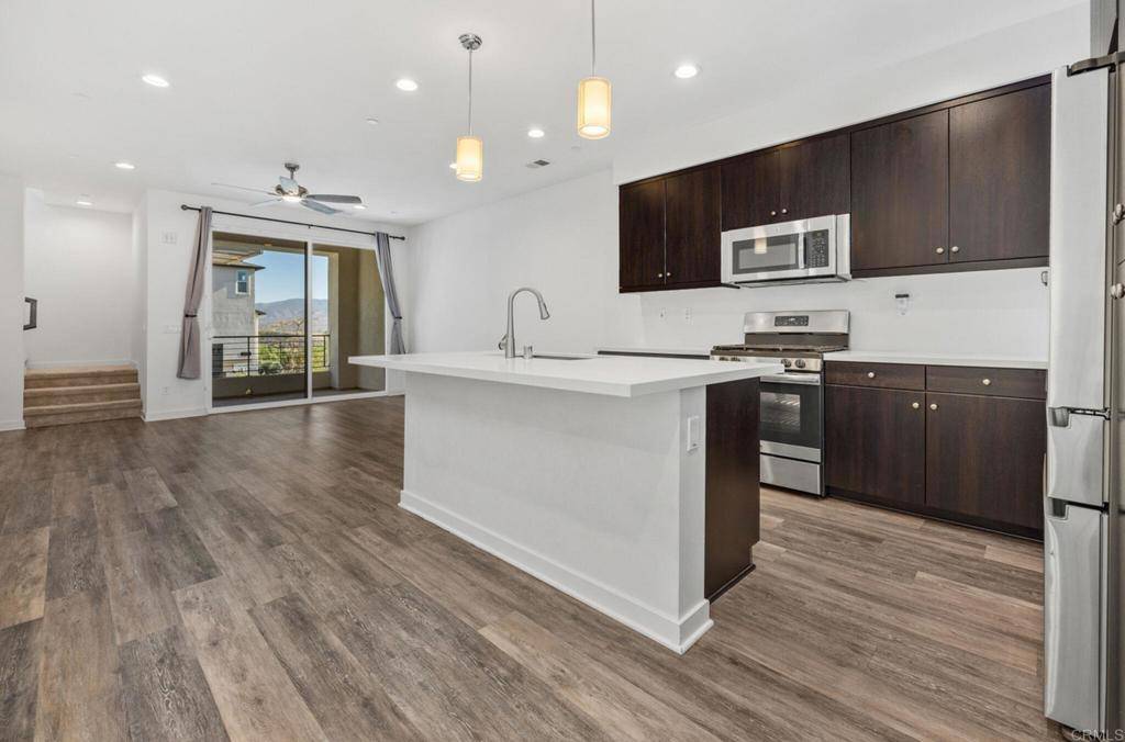 Chula Vista, CA 91915,2325 Element WAY #4