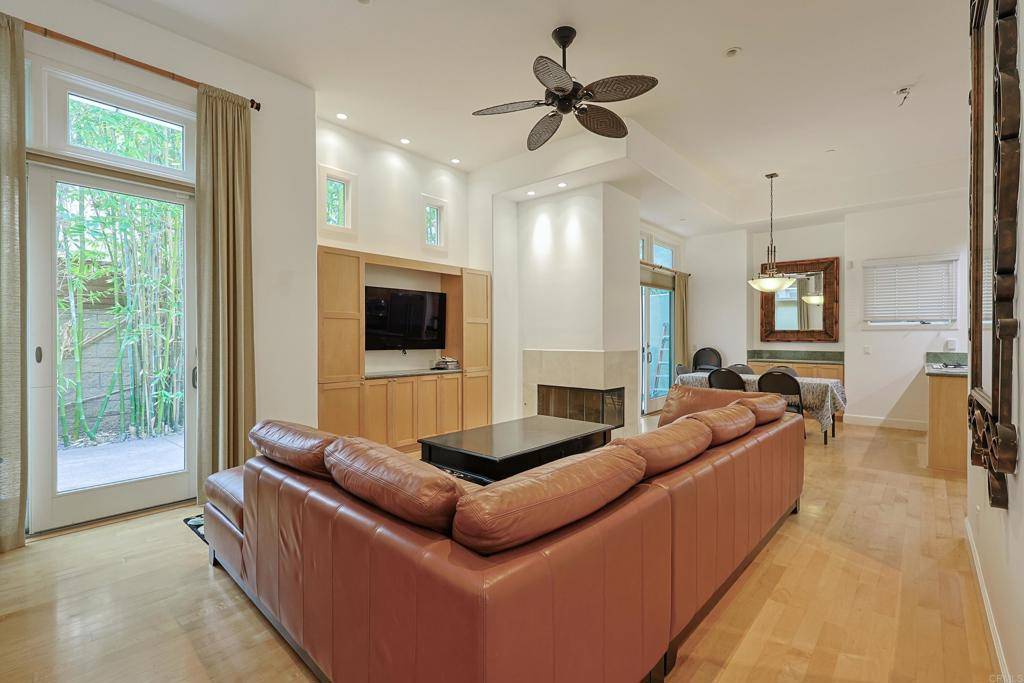 Coronado, CA 92118,936 10 ST