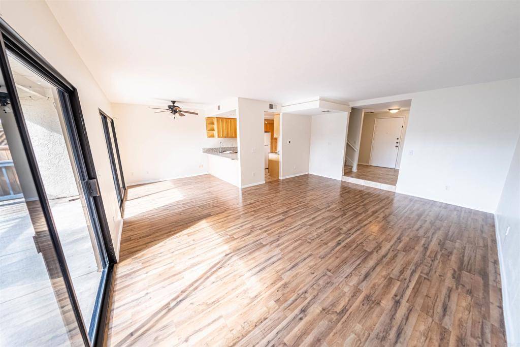 Carlsbad, CA 92009,2374 caringa #B