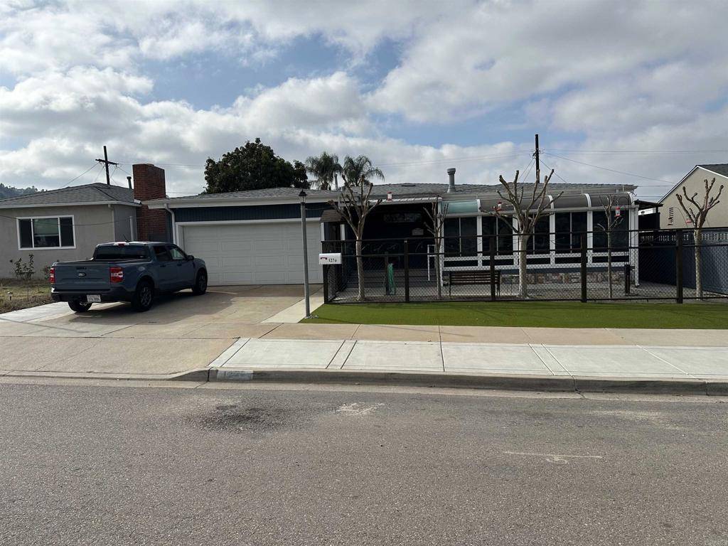 El Cajon, CA 92020,1276 Avocado AVE