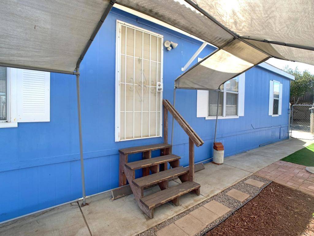 El Cajon, CA 92021,300 Thornton DR #SPC 5
