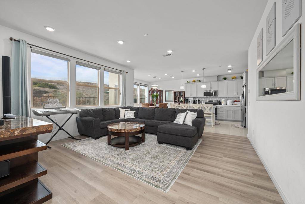 Chula Vista, CA 91913,2082 Trevi Cir
