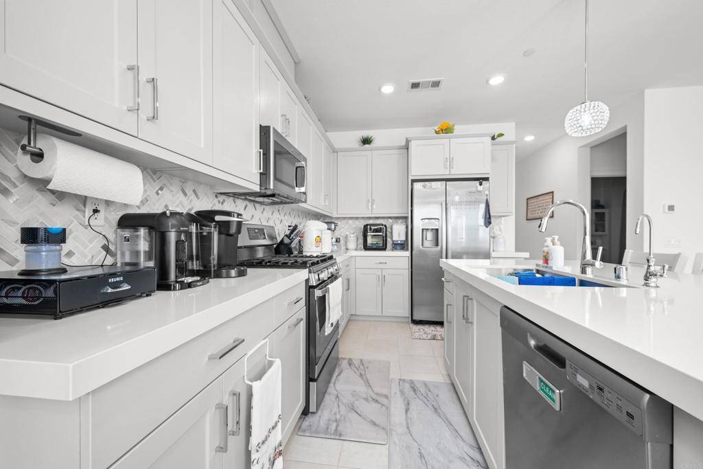 Chula Vista, CA 91913,2082 Trevi Cir