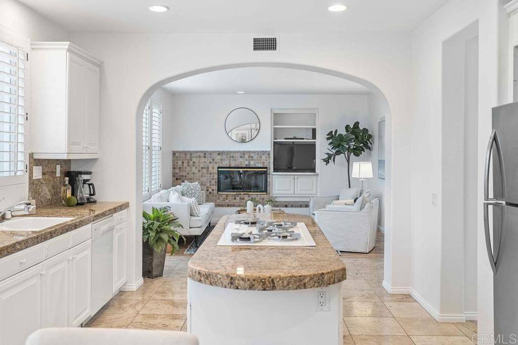 La Jolla, CA 92037,2545 Ridgegate