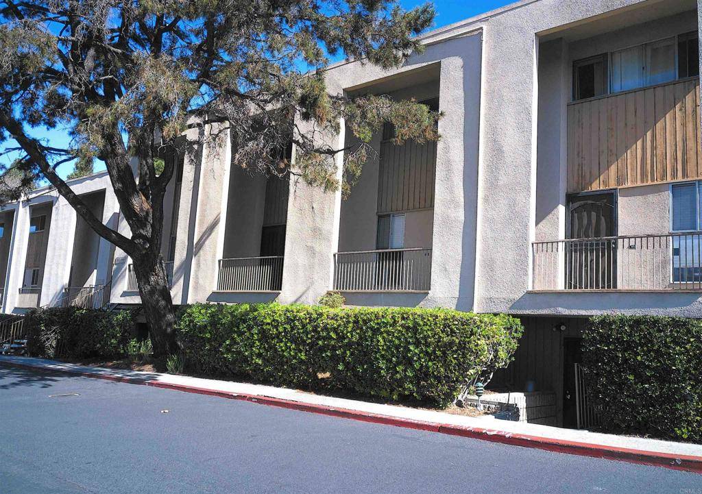 La Mesa, CA 91942,5700 Baltimore DR #88
