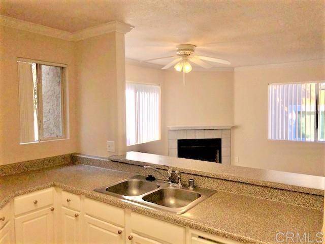 San Diego, CA 92122,7585 Charmant DR #804