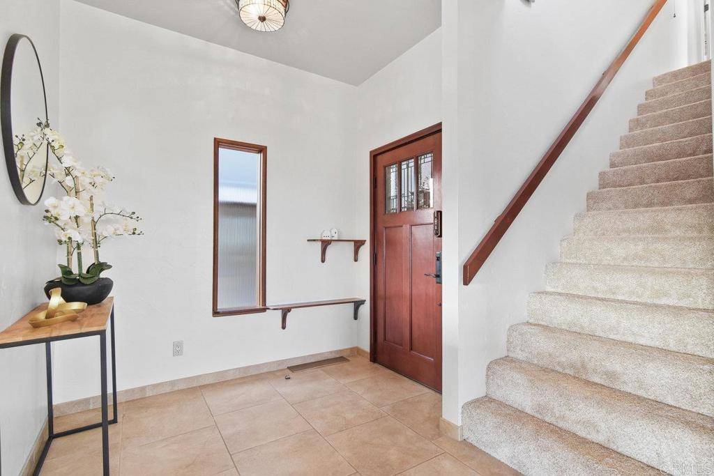 San Diego, CA 92109,2393 La Marque Street