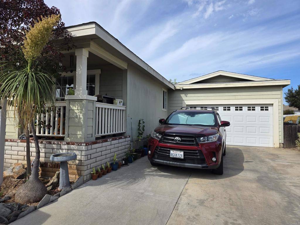 El Cajon, CA 92021,450 E Bradley AVE #SPC 144