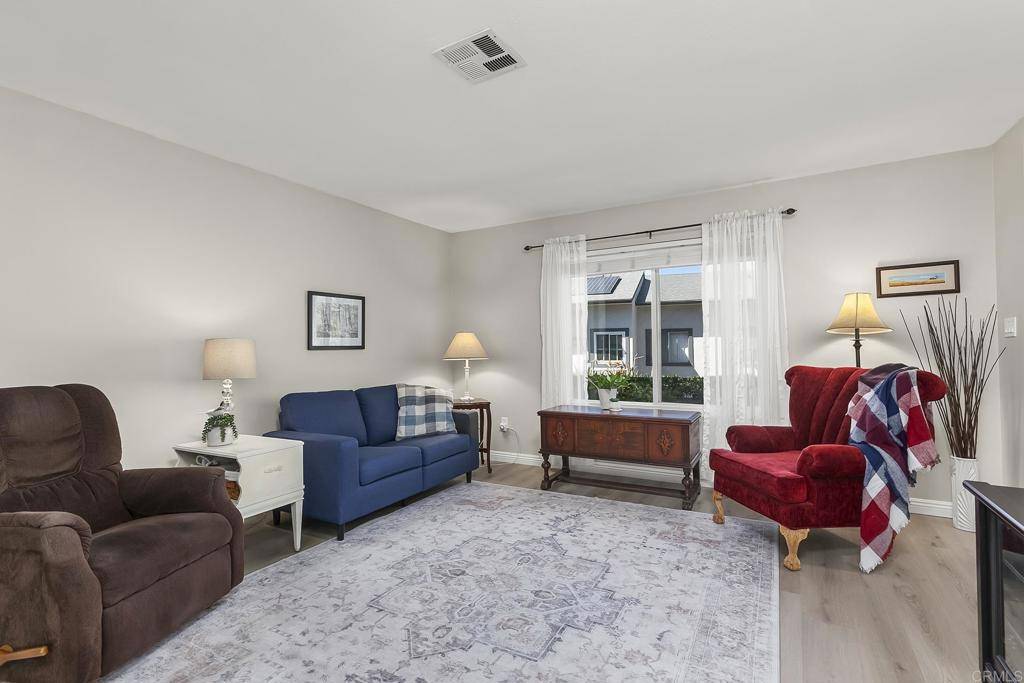 Santee, CA 92071,10612 QUEEN JESSICA LN