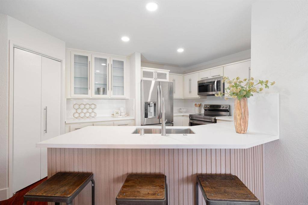 San Diego, CA 92116,4545 Arizona ST #302