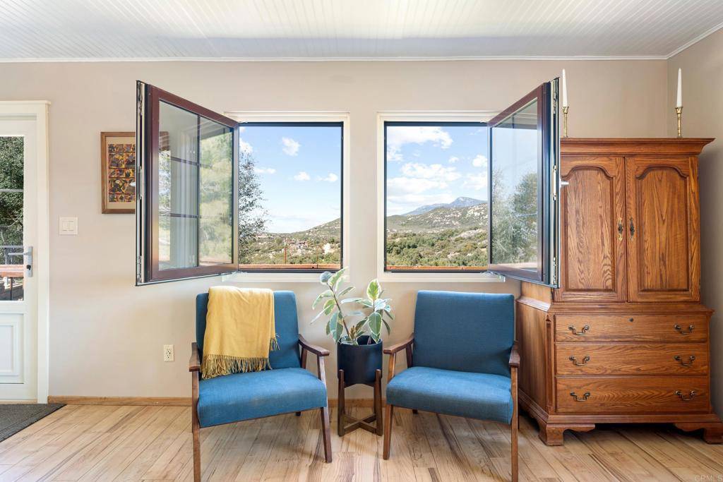 Descanso, CA 91916,10172 Boulder Creek RD