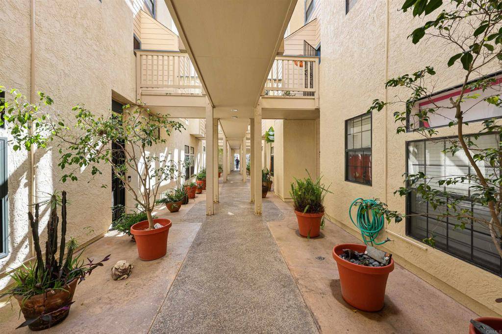 Imperial Beach, CA 91932,270 Dahlia AVE #7