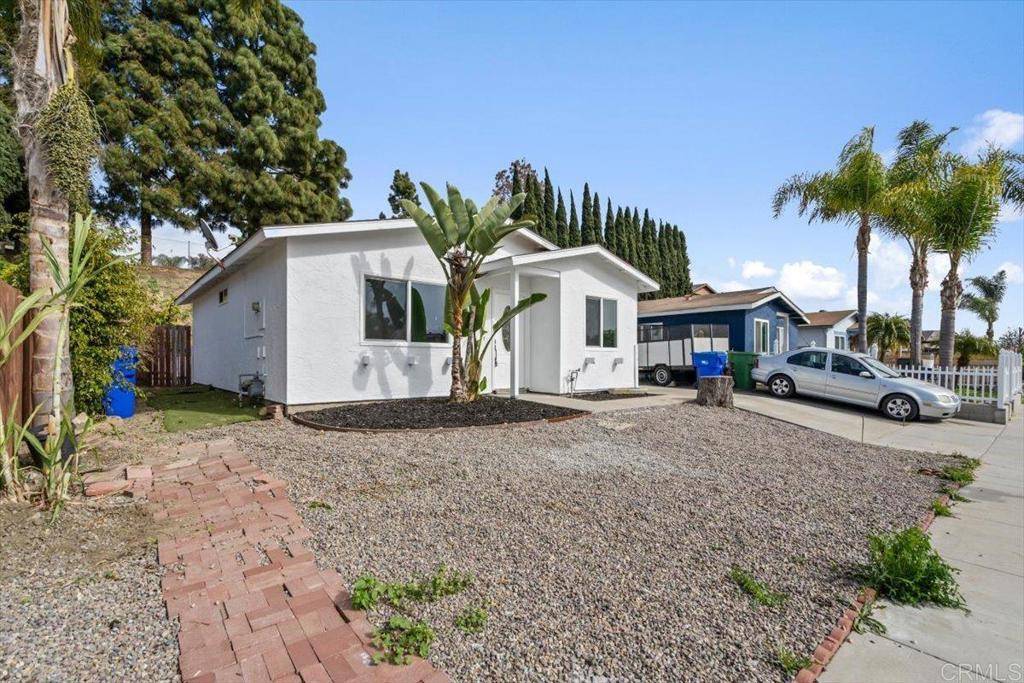 Oceanside, CA 92057,282 lustrosos ST