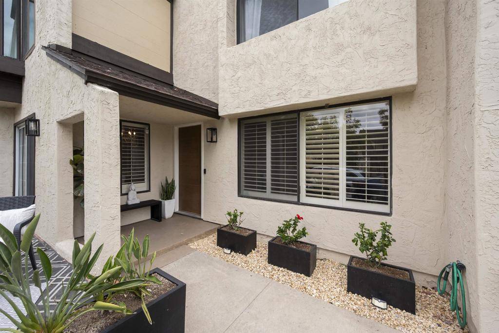 Bonita, CA 91902,3020 Plaza Lorenzo