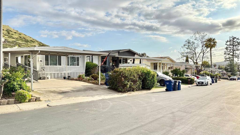 El Cajon, CA 92021,1120 Pepper DR #101