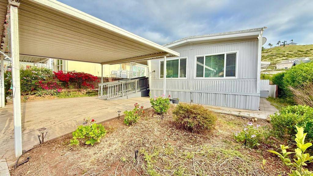El Cajon, CA 92021,1120 Pepper DR #101