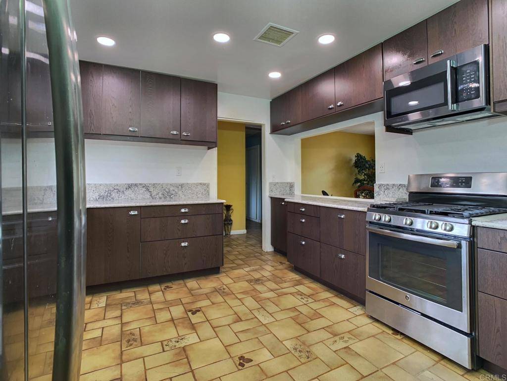 Santee, CA 92071,9884 Settle RD