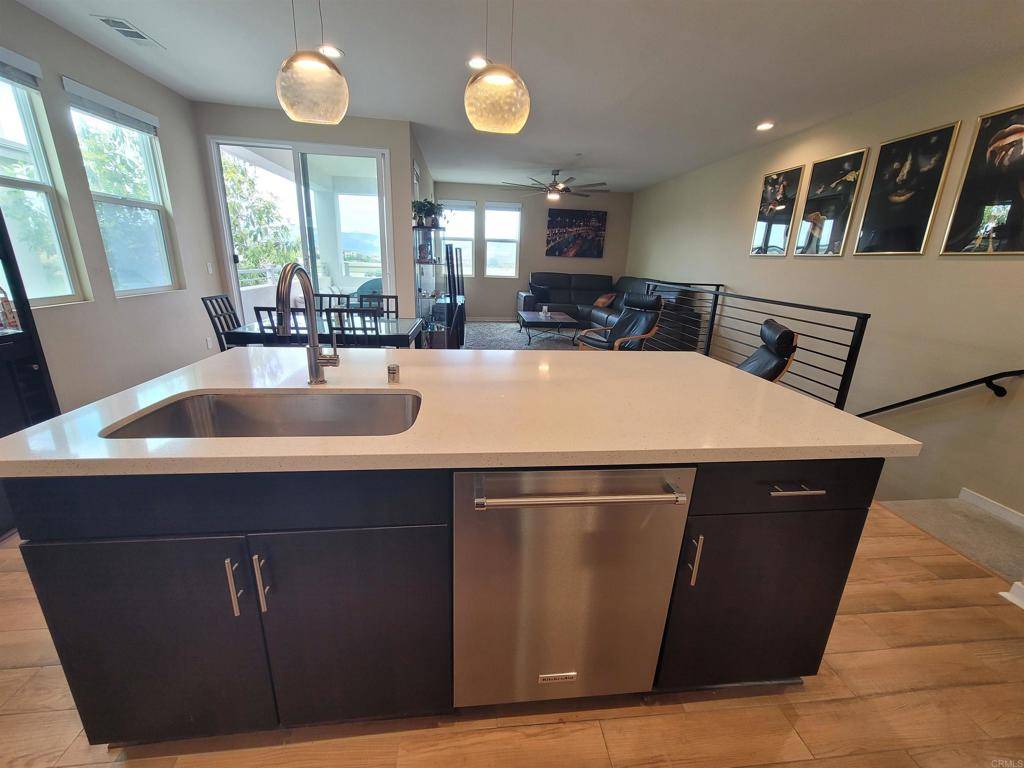 Chula Vista, CA 91915,2072 Tango LOOP #2