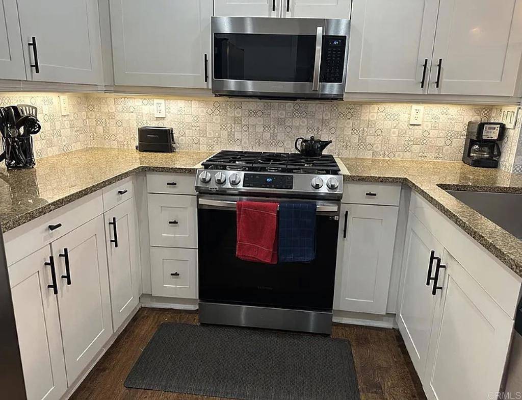 San Diego, CA 92110,3548 Sandcastle LN