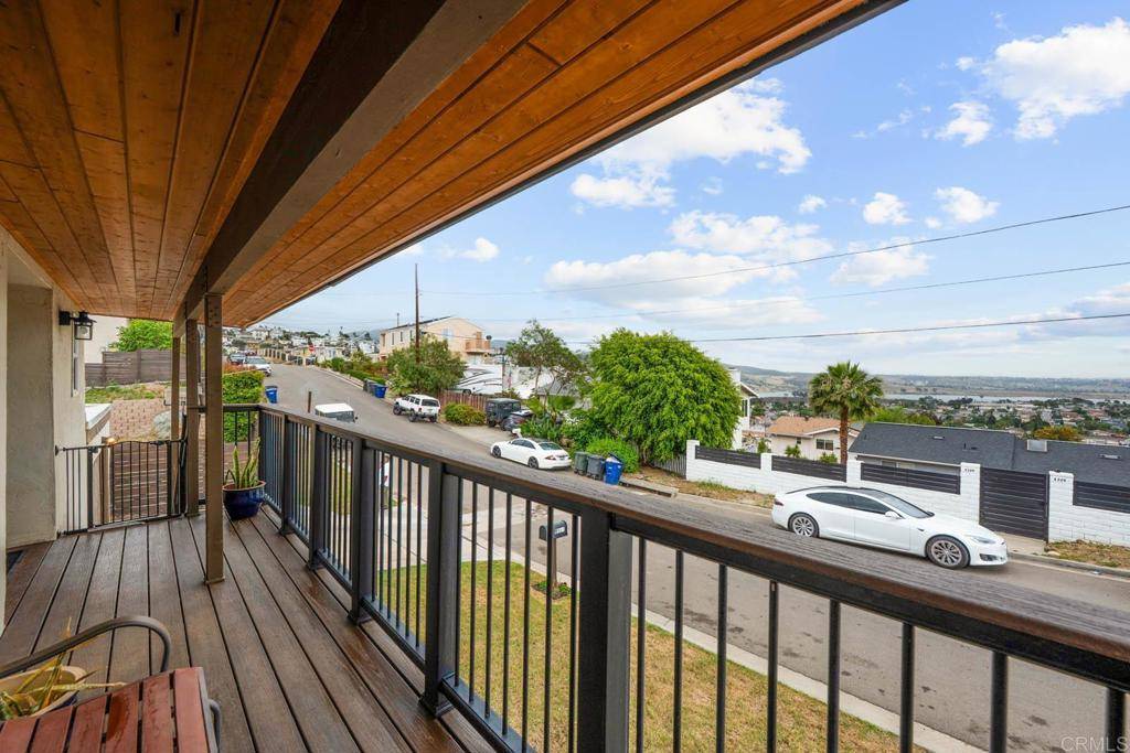 Spring Valley, CA 91977,9568 Chestnut ST