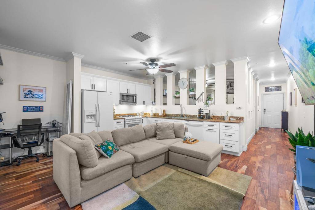 San Diego, CA 92101,1465 C Street #3416