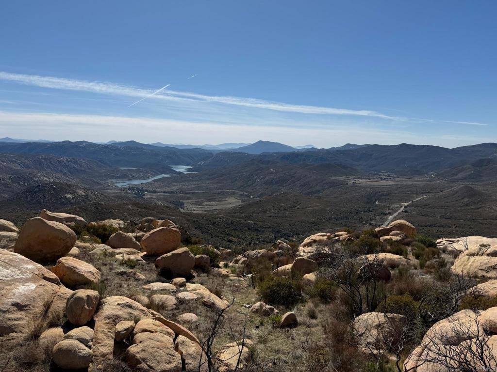 Alpine, CA 91901,0 Slant Rock Rd.