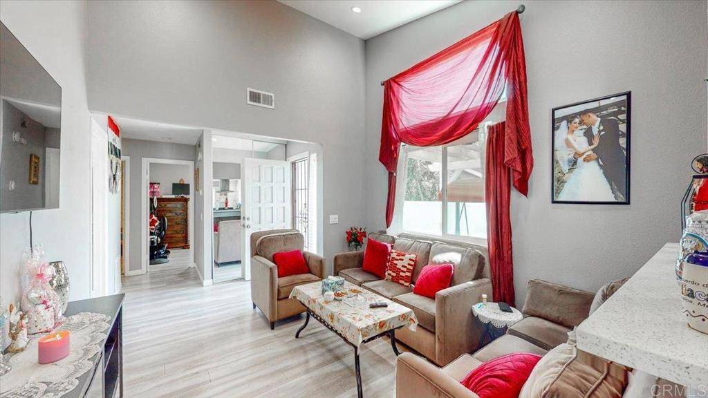 1604 Woodrun PL El Cajon, CA 92019