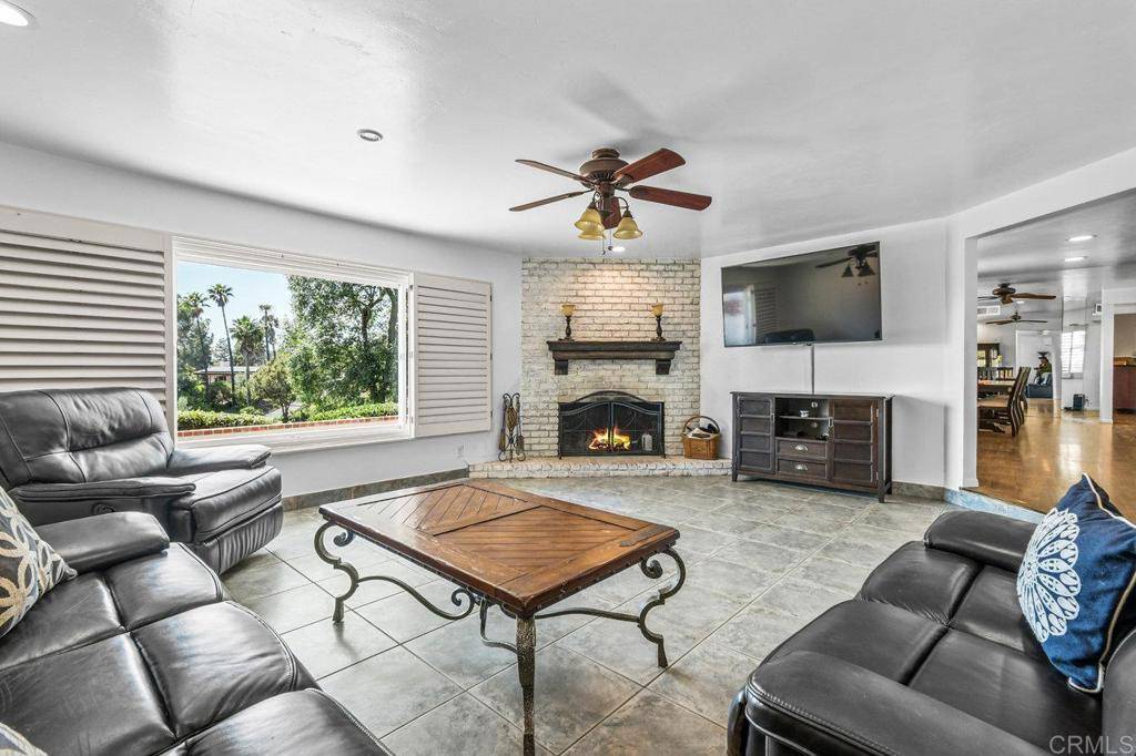 El Cajon, CA 92019,1923 Hidden Mesa rd