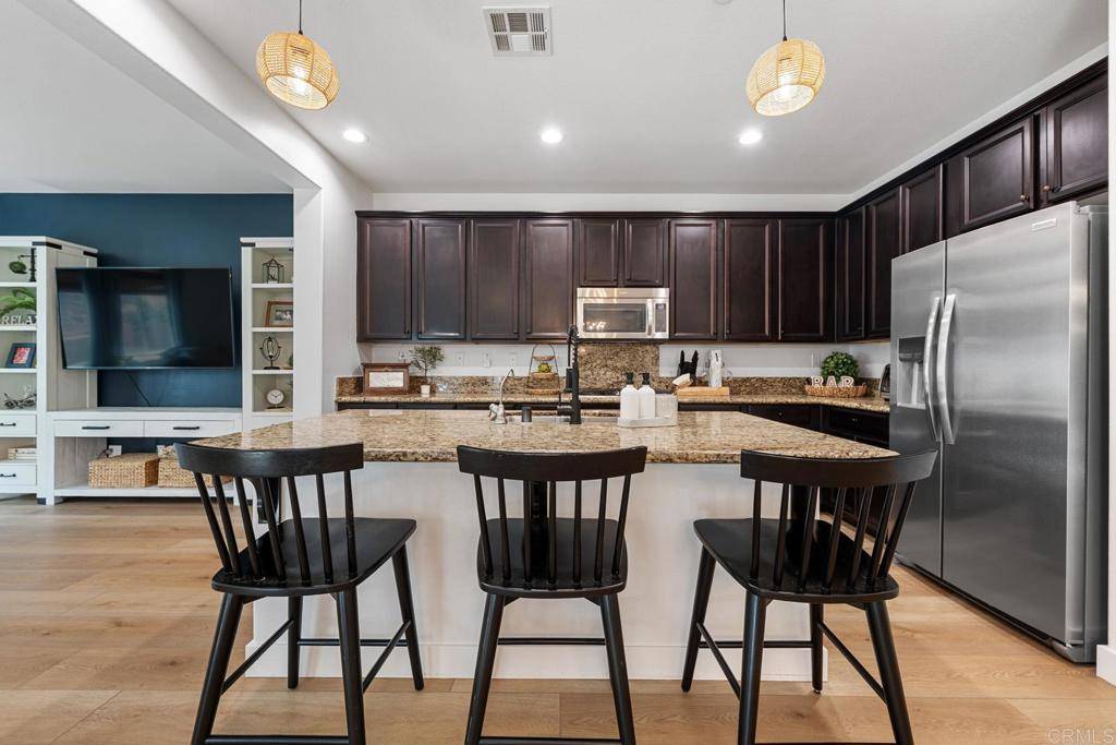 Corona, CA 92883,25444 Red Hawk RD