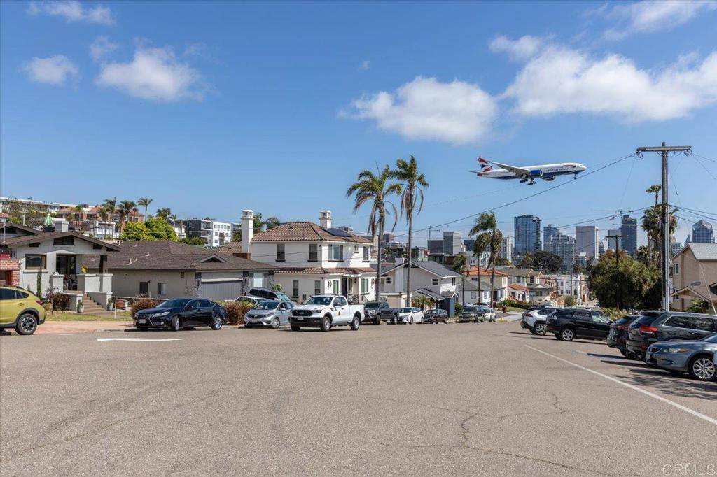 San Diego, CA 92101,2453 Curlew St