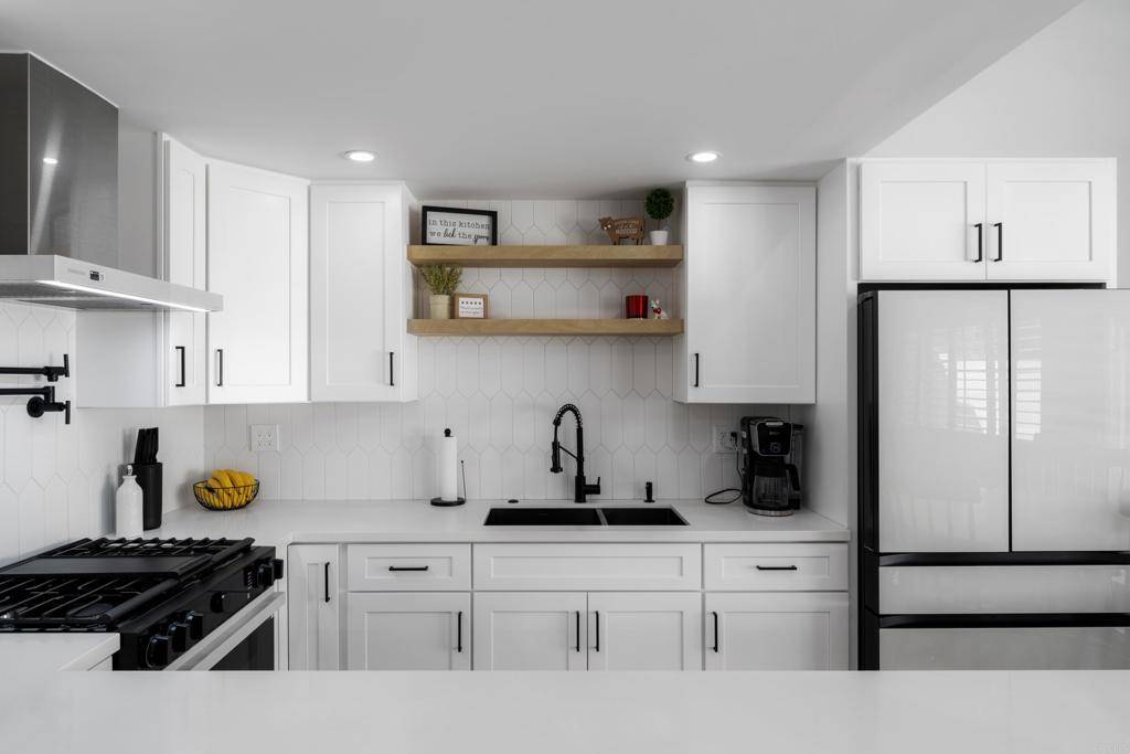 Paradise Hills, CA 92139,7089 wattle drive