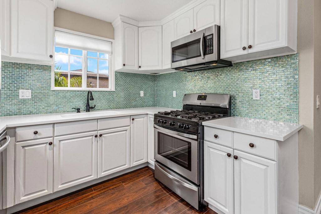San Diego, CA 92111,6704 Tait ST