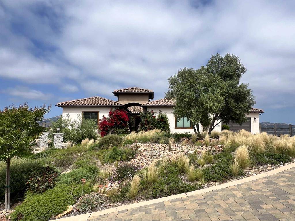 Poway, CA 92064,13495 Del Poniente RD