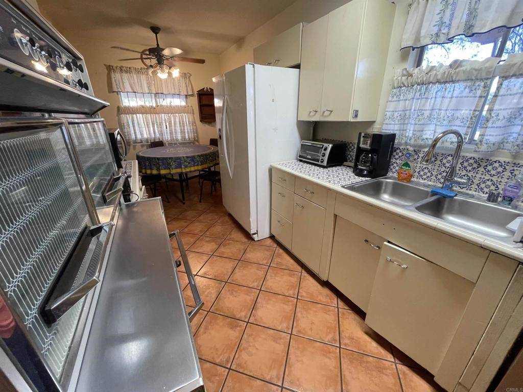 Calexico, CA 92231,722 N Preston DR E
