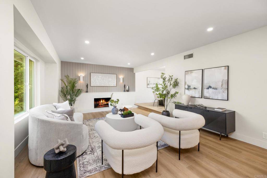 Tustin, CA 92780,13541 Farmington Rd