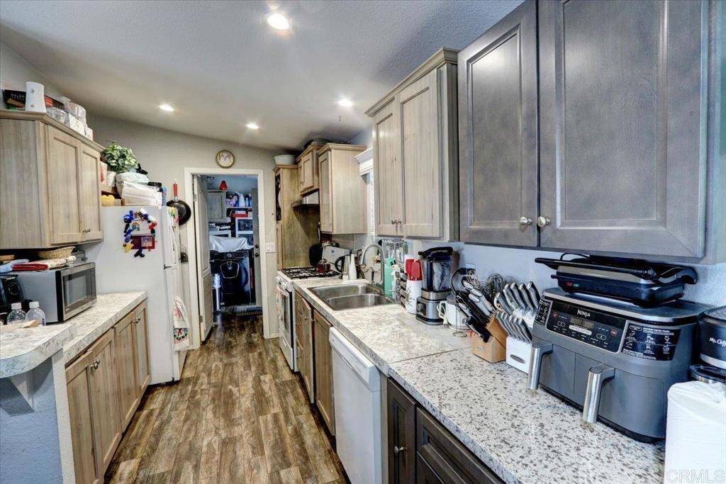 El Cajon, CA 92021,13162 Highway 8 Business #SPC 78