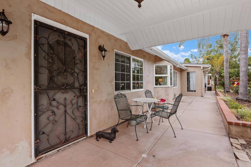 Encinitas, CA 92024,1093 Rancho Santa Fe Rd.
